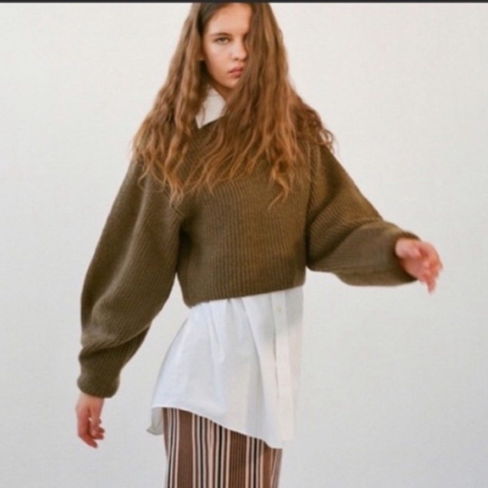 Urban Outfitters Sydney Cropped Crew Neck Sweater